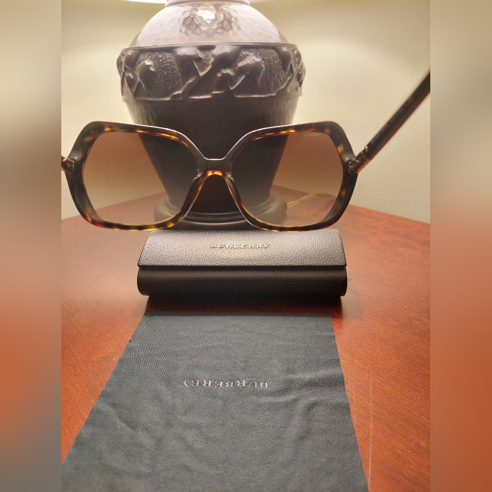 Burberry Tortoise Shell Sunglasses - Picture 4 of 8